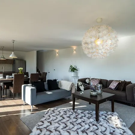 Cozy Terraced House With Infra Sauna And Parking Jesenice (Prague-West)