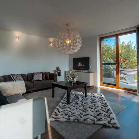 Cozy Terraced House With Infra Sauna And Parking *